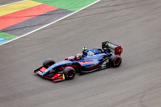 Waarom Jos Verstappen steeds weer opduikt in het Verstappen-nieuws