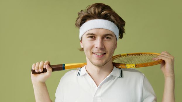 Jesper de Jong in actie op de baan, passend bij jesper de jong ranking tennis en zijn ATP-positie in 2026